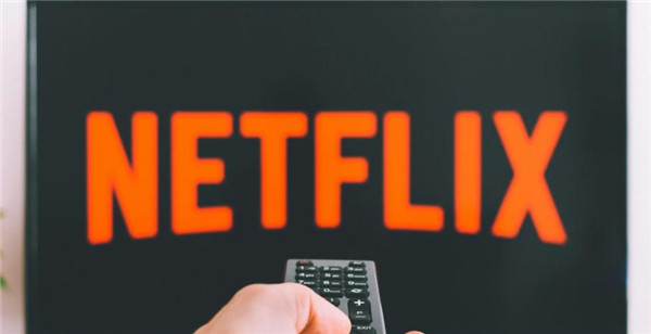 从点播到直播:Netflix如何重构云架构,让直播真正“可放心播放”